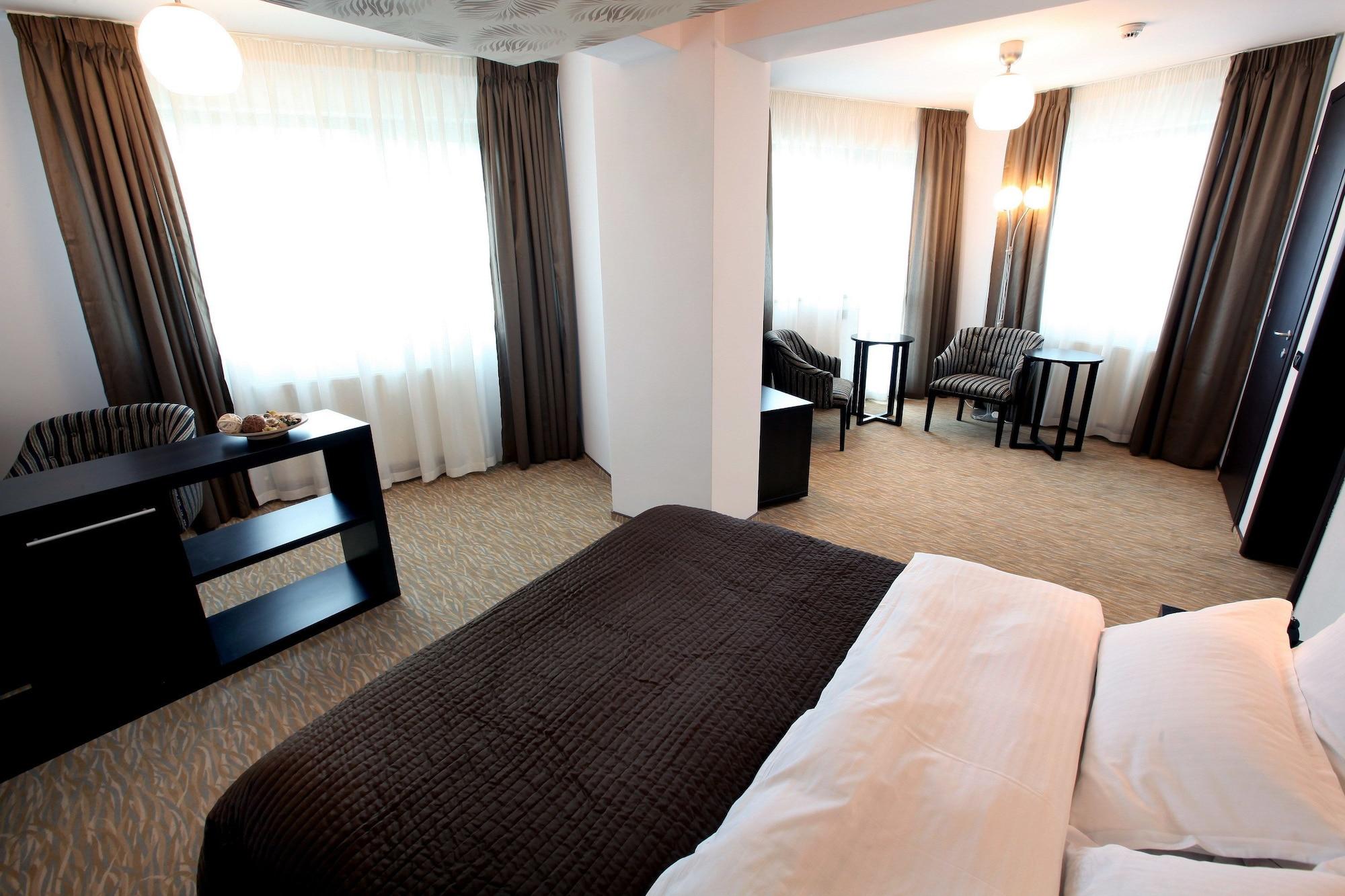 Ambiance Hotel Bukarest Exteriör bild
