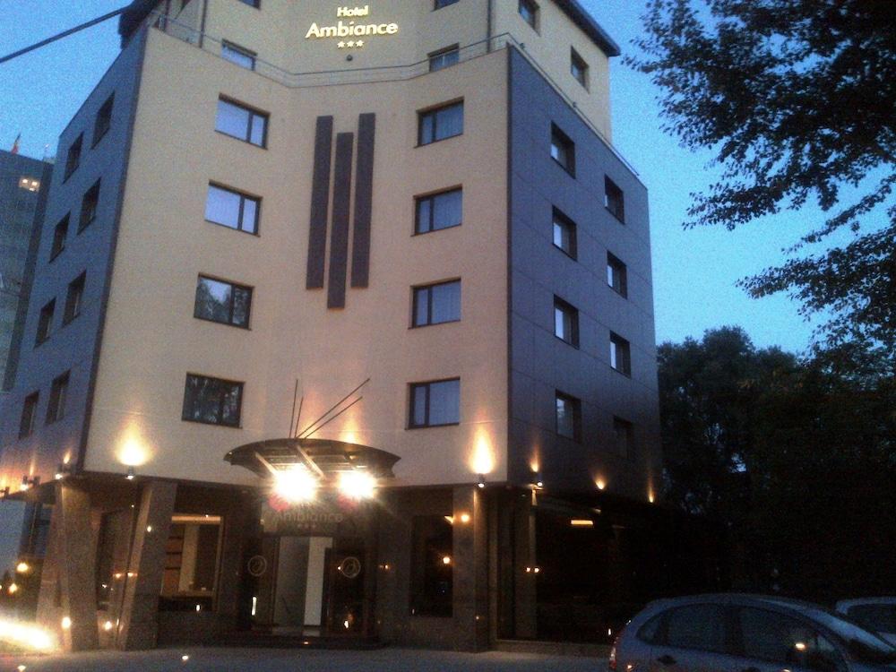 Ambiance Hotel Bukarest Exteriör bild