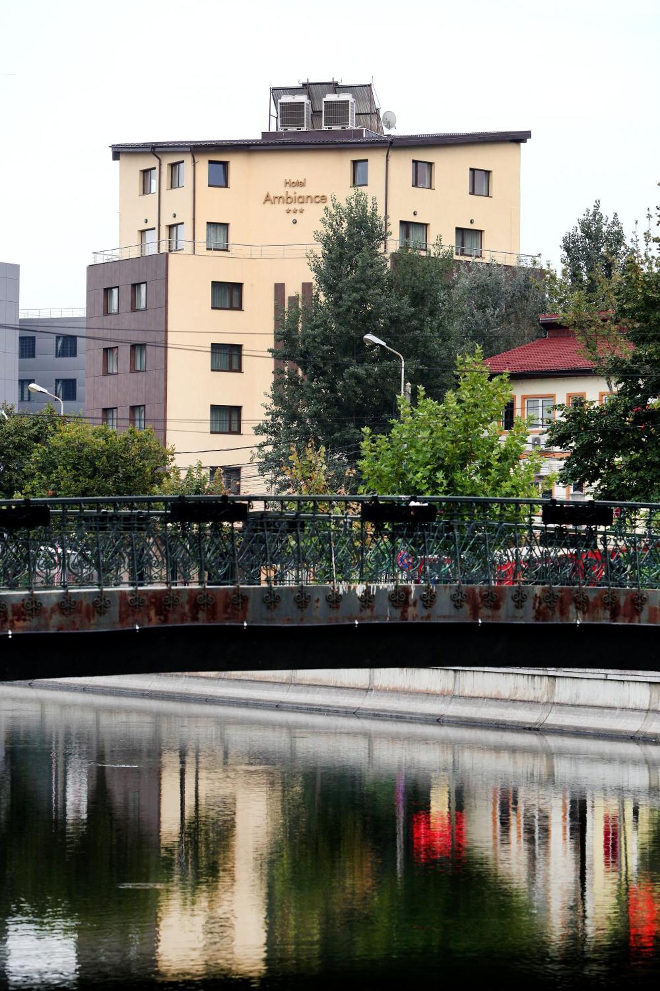 Ambiance Hotel Bukarest Exteriör bild